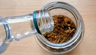 propolis dhe mjaltë për të rritur fuqinë